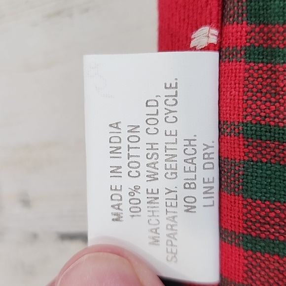 Crate & Barrel Snowy Woods red green reversible table runner 14" x 108" FLAWS - Picture 6 of 11